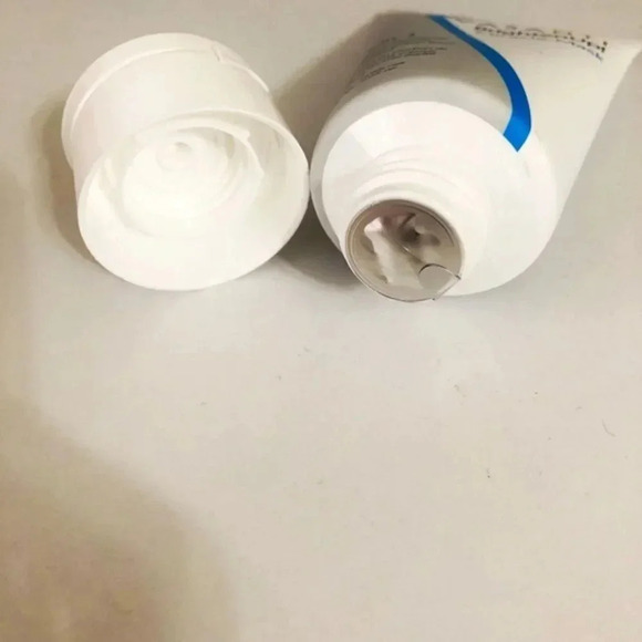 Makeup Products Set - Picture 11 of 16